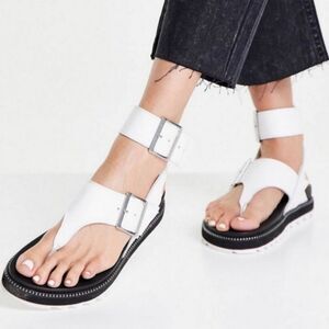 SOREL Women's White leather Sandals. Size 8